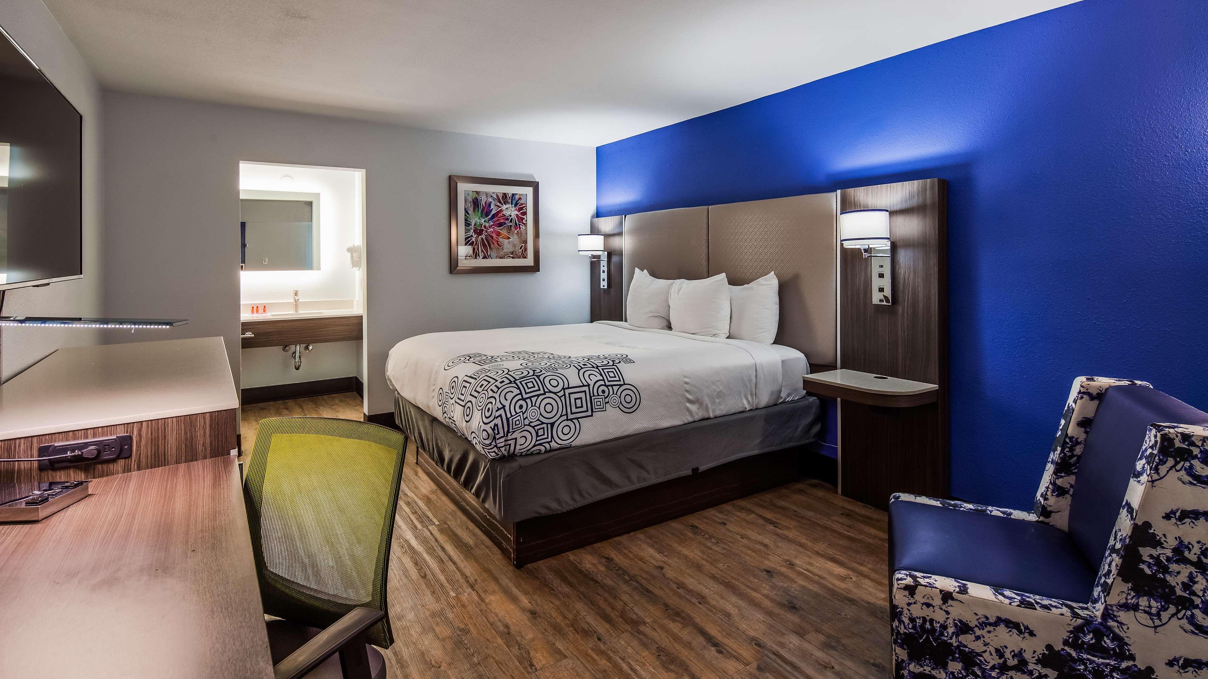 Canterbury Village & Hotel Sacramento