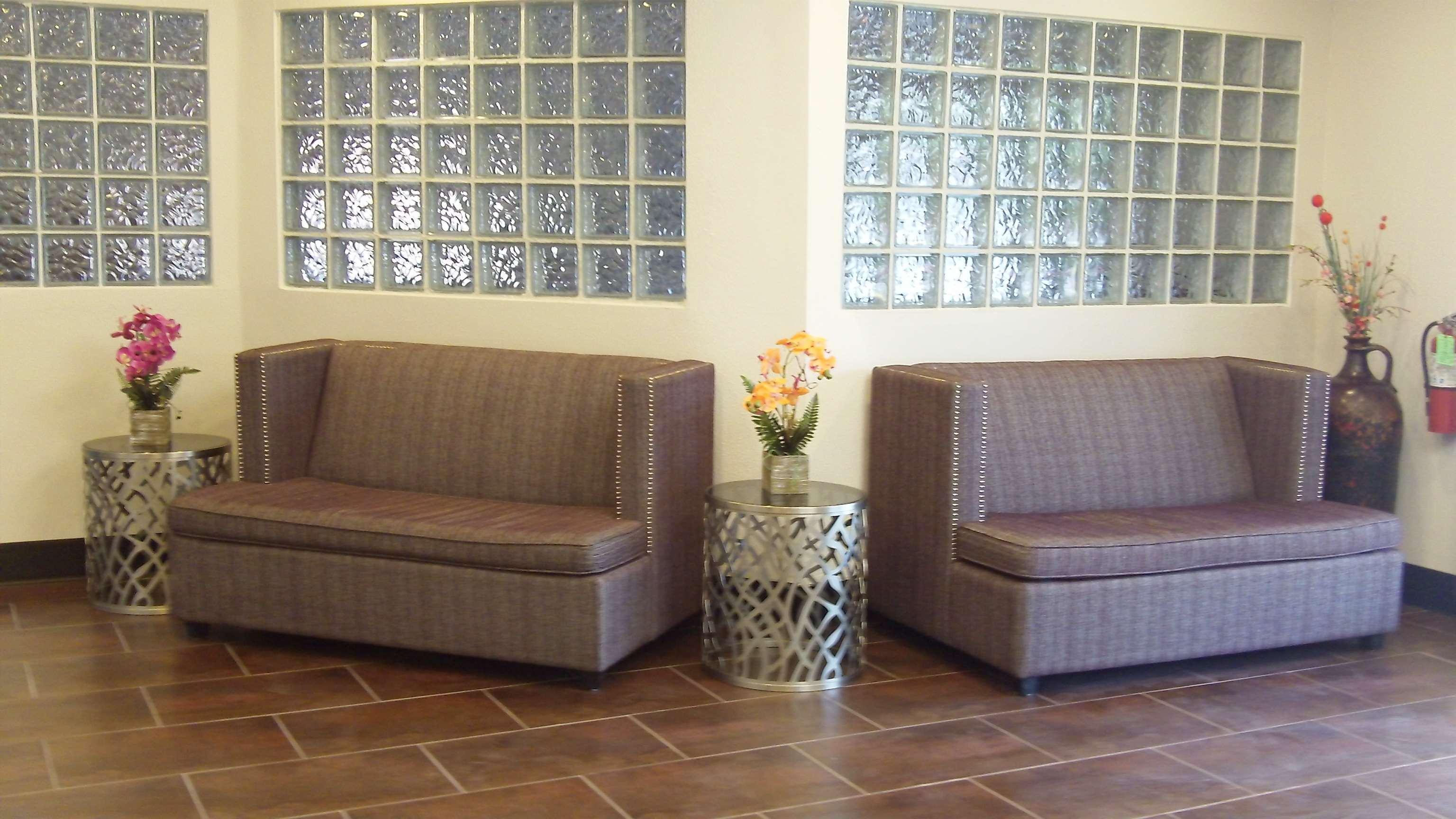 Hotel Canterbury Village &
